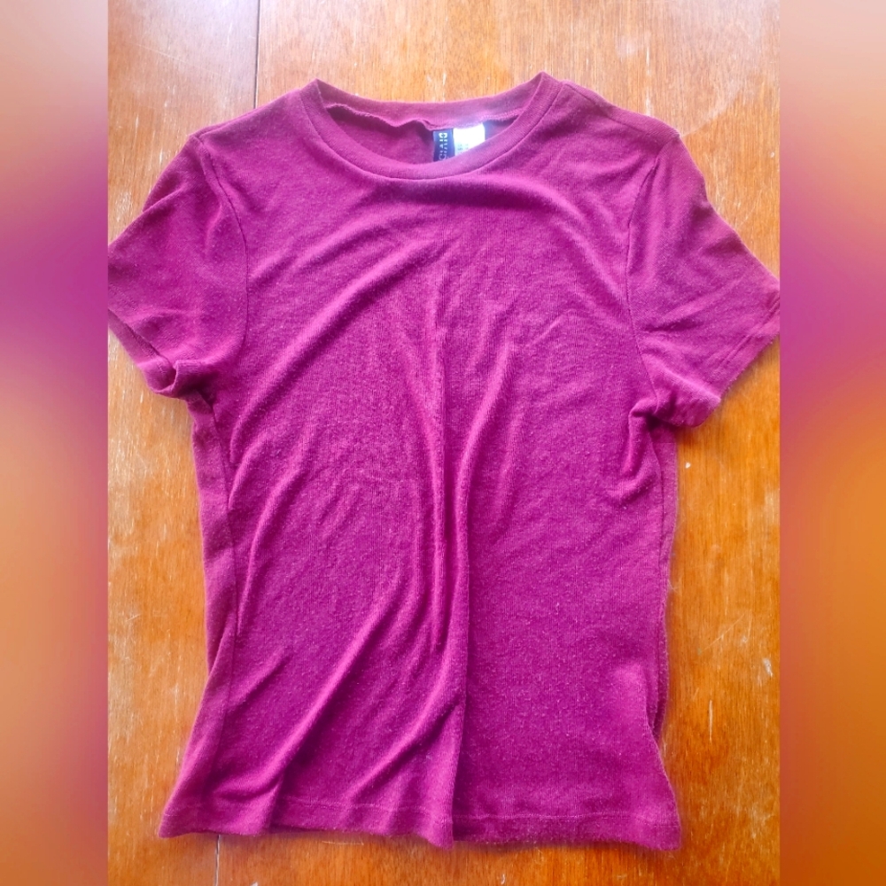 H&M, Medium, Maroon Soft Tee